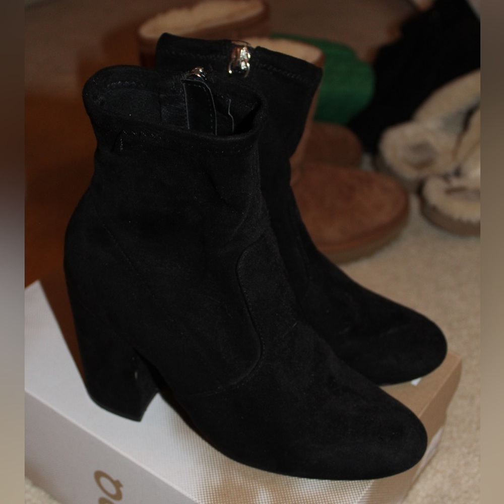 Steve Madden suede booties